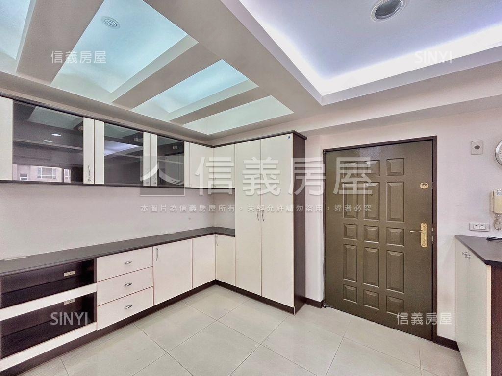 美學苑四房平面車位房屋室內格局與周邊環境