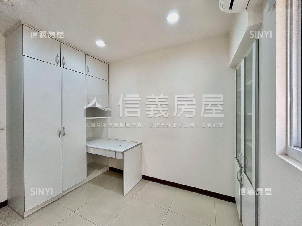 美學苑四房平面車位房屋室內格局與周邊環境