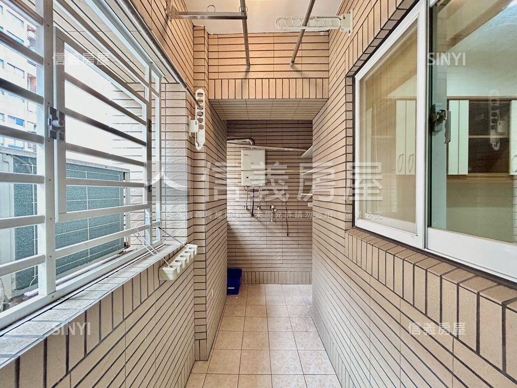 美學苑四房平面車位房屋室內格局與周邊環境