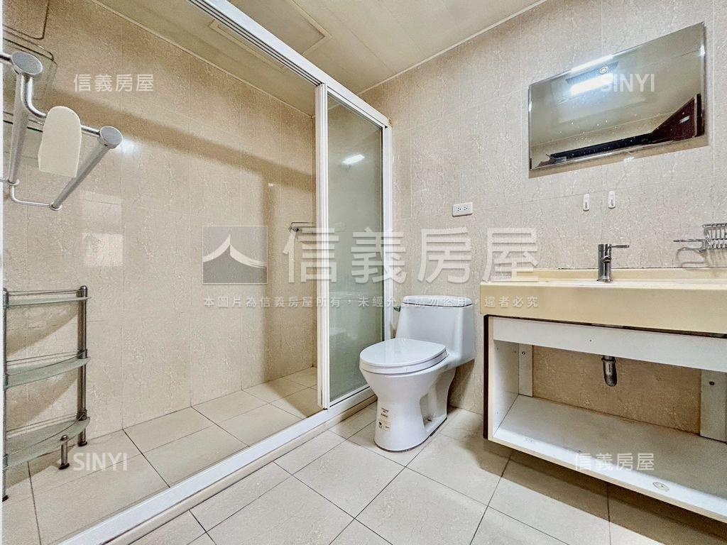 美學苑四房平面車位房屋室內格局與周邊環境