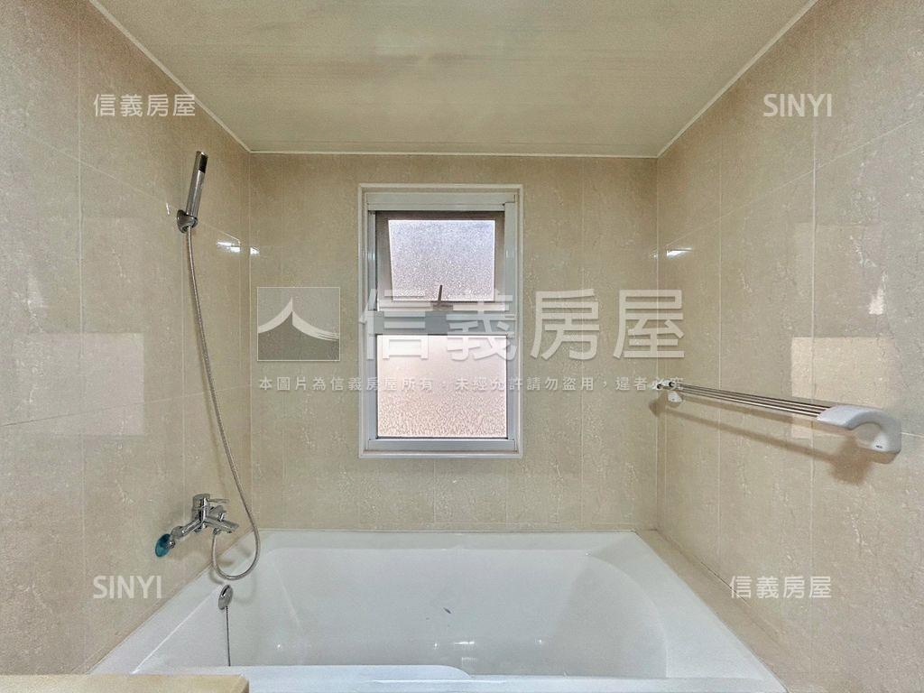 美學苑四房平面車位房屋室內格局與周邊環境