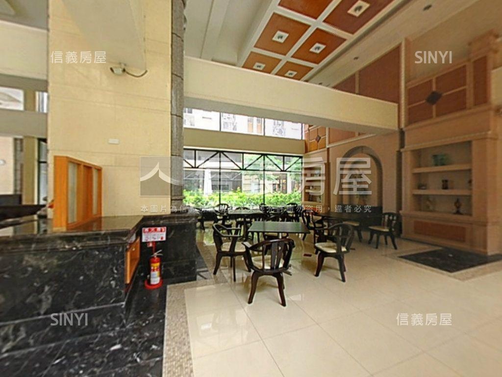 美學苑四房平面車位房屋室內格局與周邊環境