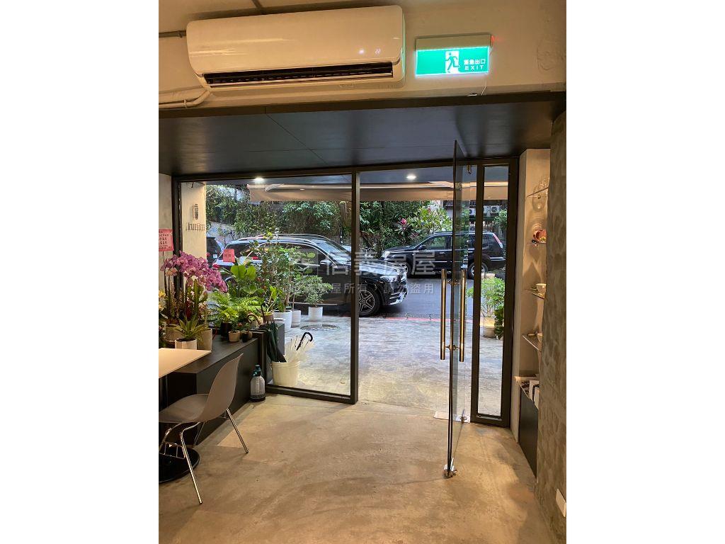東區面寬人潮金店房屋室內格局與周邊環境