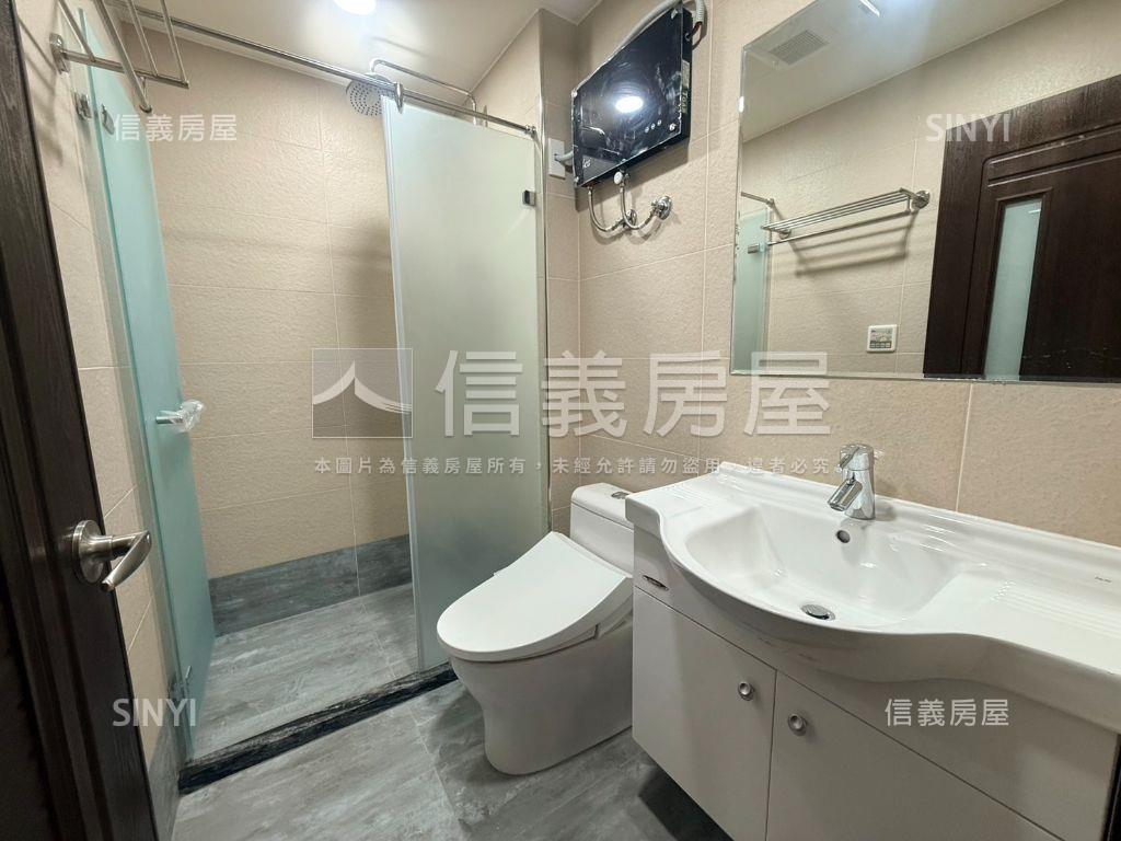 北屯輕屋齡電梯２房附車位房屋室內格局與周邊環境