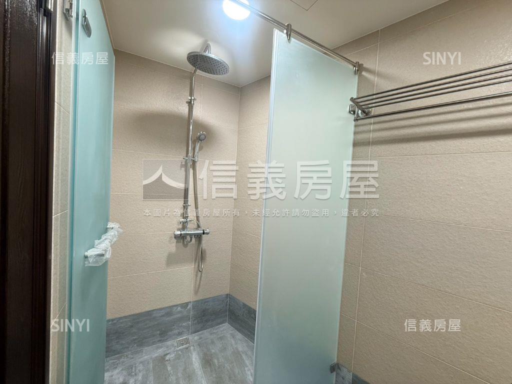 北屯輕屋齡電梯２房附車位房屋室內格局與周邊環境