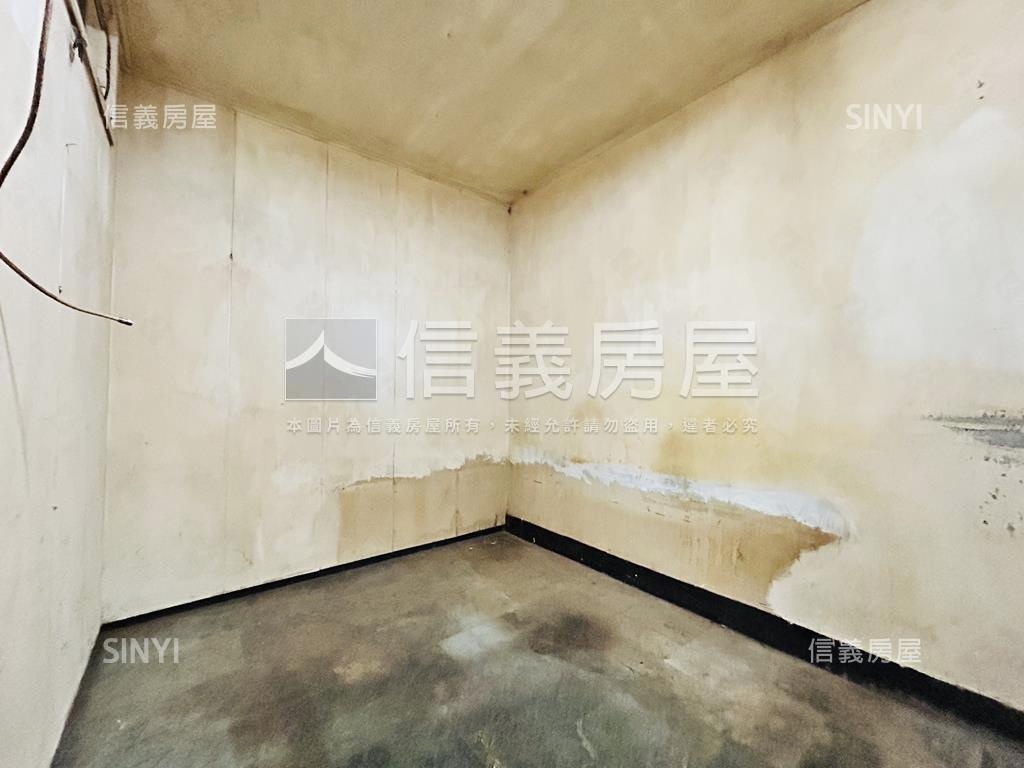 近捷運站公寓３樓房屋室內格局與周邊環境