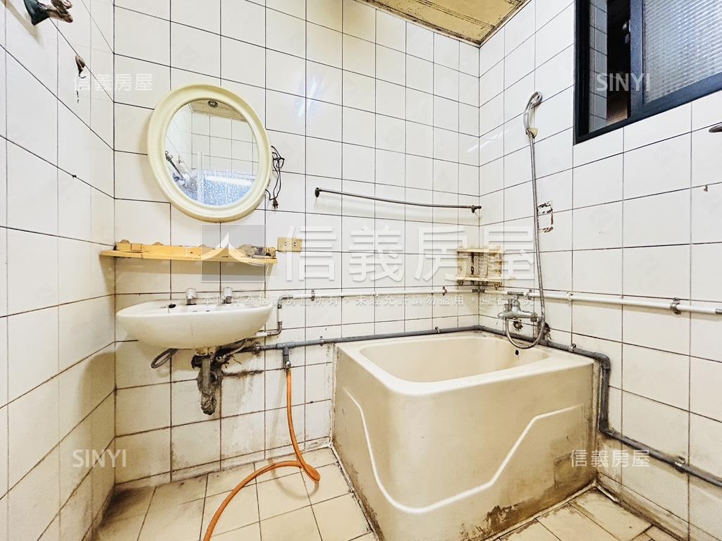 近捷運站公寓３樓房屋室內格局與周邊環境