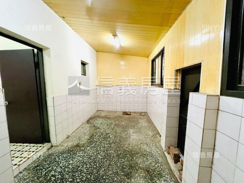 近海佃蛋黃商圈ＤＩＹ透天房屋室內格局與周邊環境