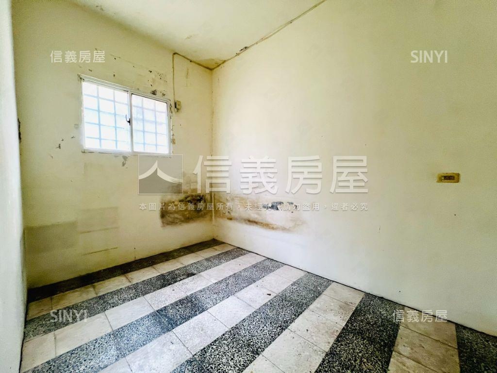 近海佃蛋黃商圈ＤＩＹ透天房屋室內格局與周邊環境