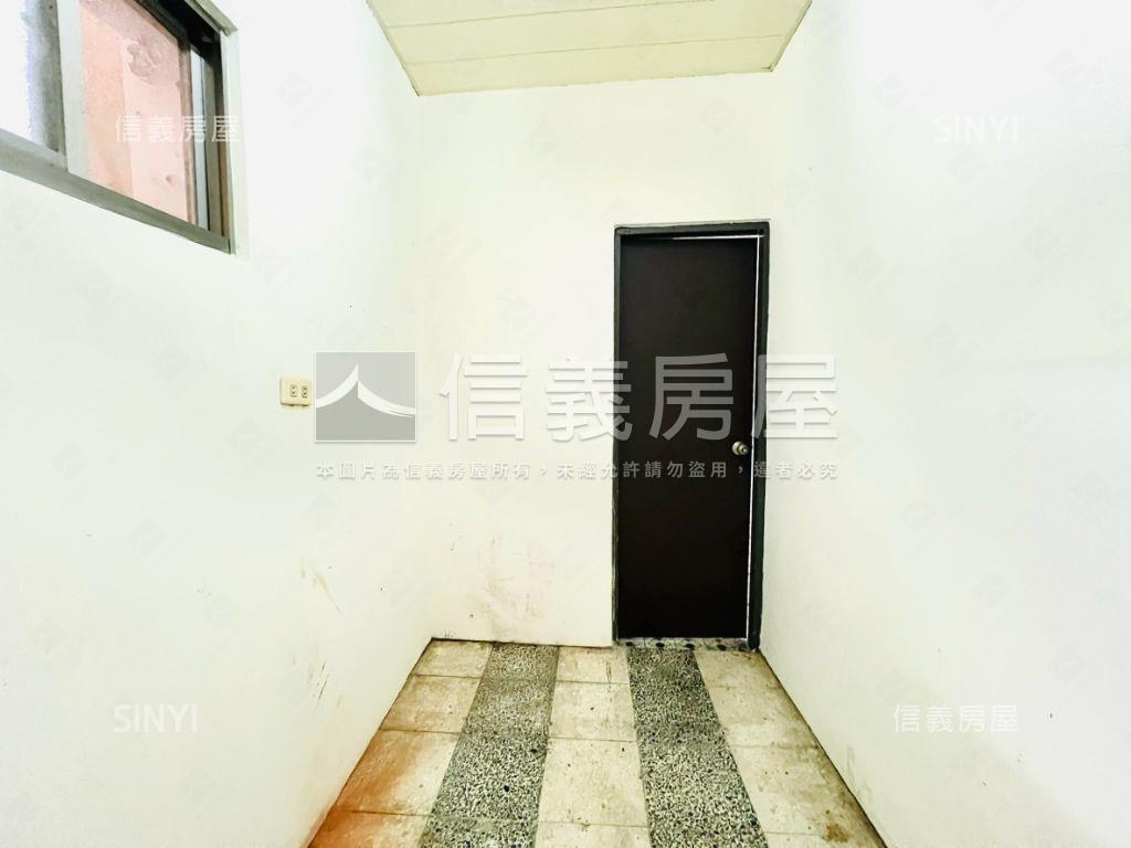 近海佃蛋黃商圈ＤＩＹ透天房屋室內格局與周邊環境