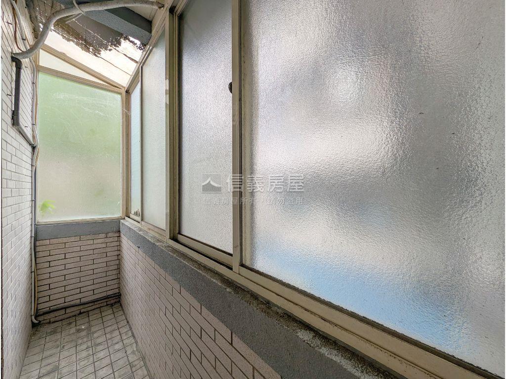 瓏山林邊間下疊庭院子母車房屋室內格局與周邊環境
