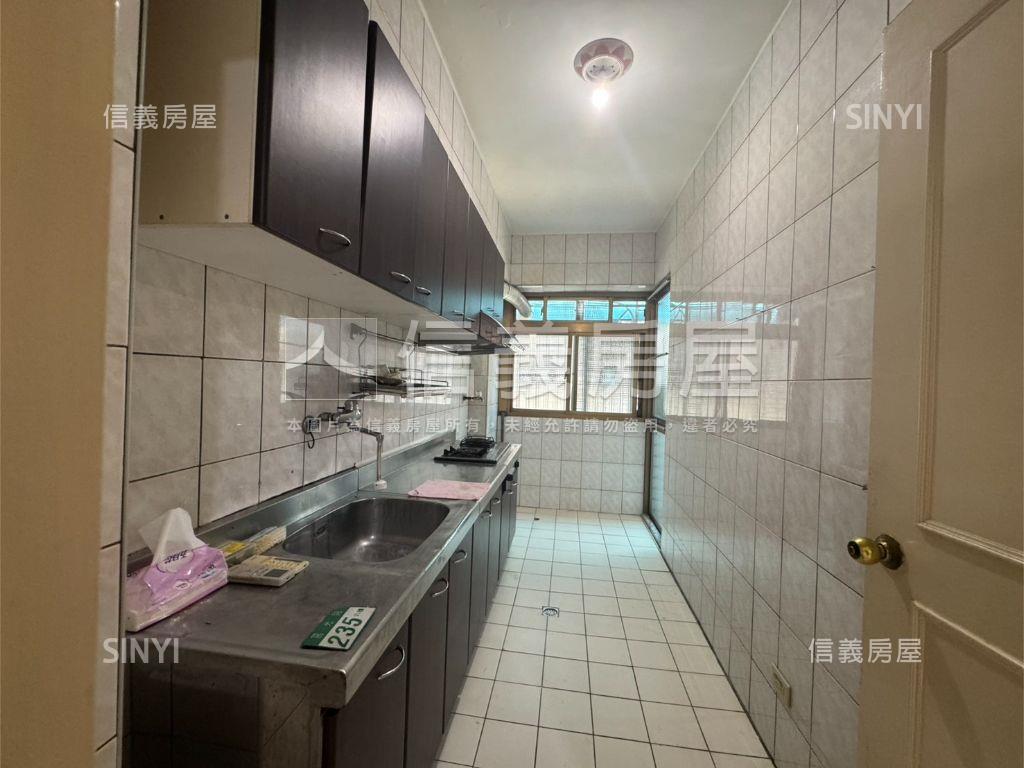 廣一稀有電梯３房房屋室內格局與周邊環境