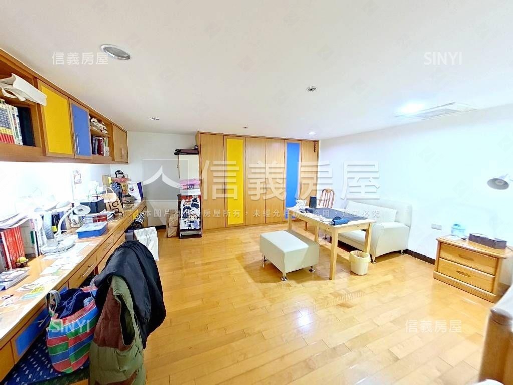 明星學區●豪華四房車位房屋室內格局與周邊環境