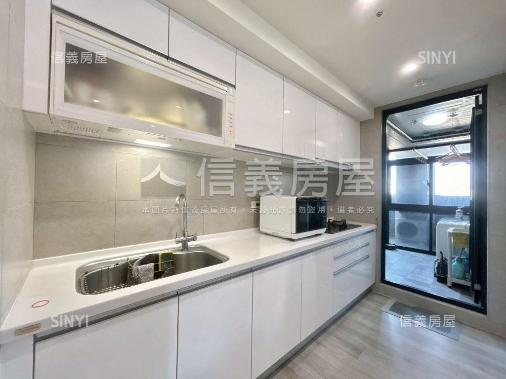 國泰禾稀有三房露臺戶房屋室內格局與周邊環境