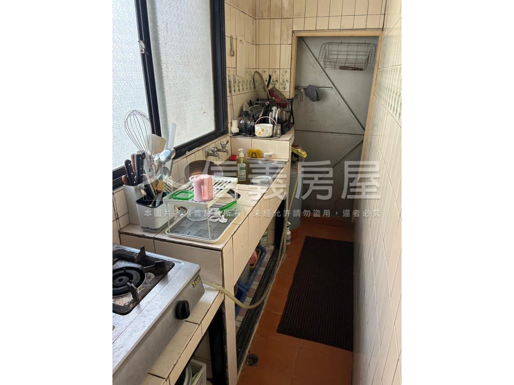 遠東街角間大透天房屋室內格局與周邊環境