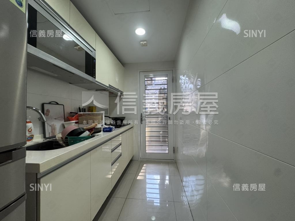 森閣‧優質亮三房車位房屋室內格局與周邊環境