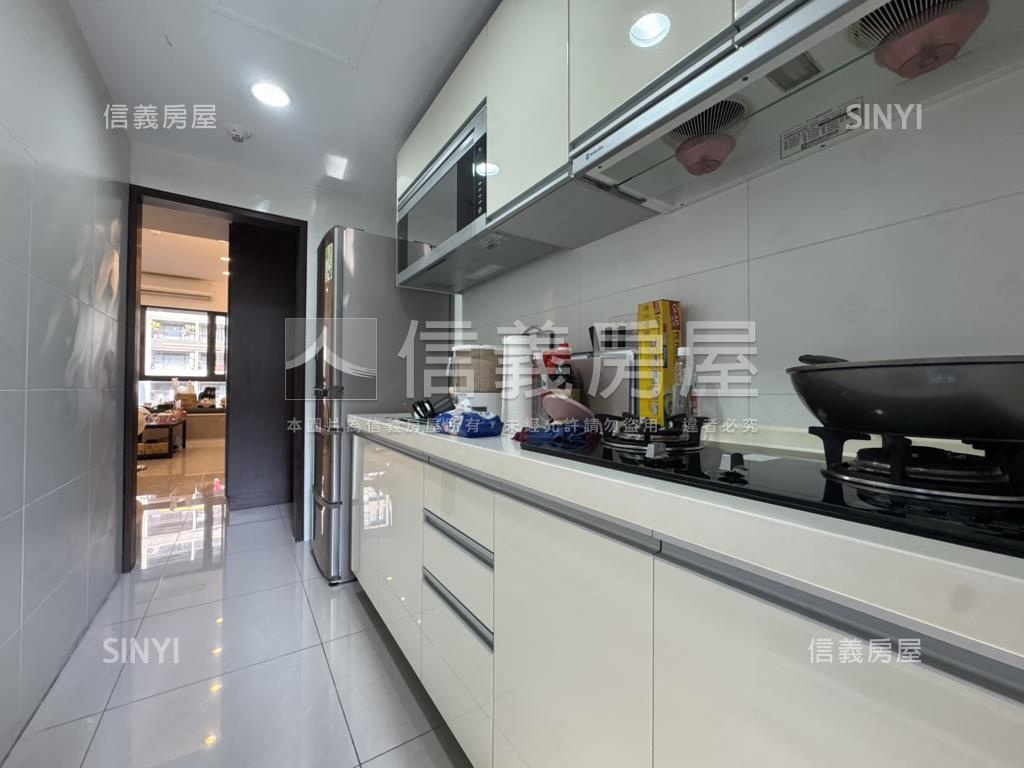 森閣‧優質亮三房車位房屋室內格局與周邊環境