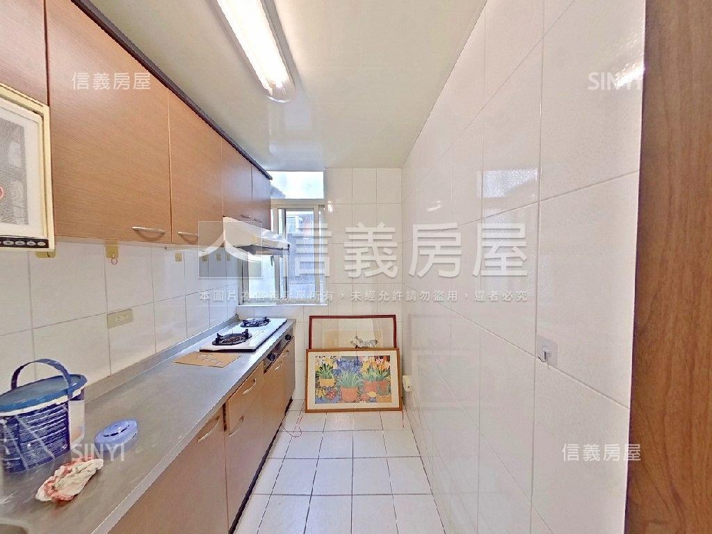 近捷運寬巷方正採光美寓房屋室內格局與周邊環境