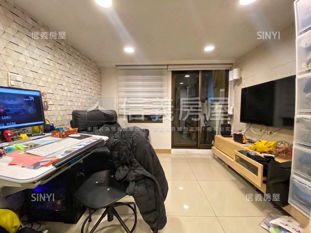 專任肯佳美屋房屋室內格局與周邊環境