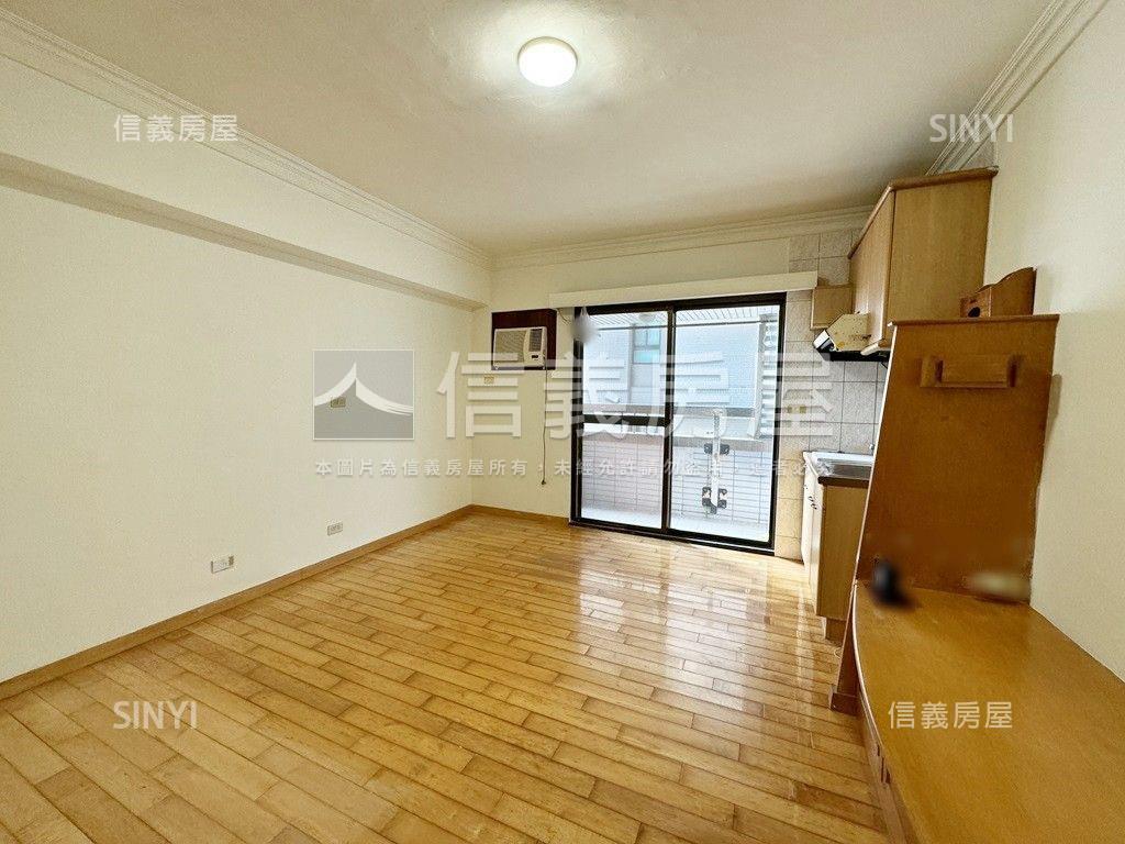 近Ｒ１５高樓採光學區套房房屋室內格局與周邊環境