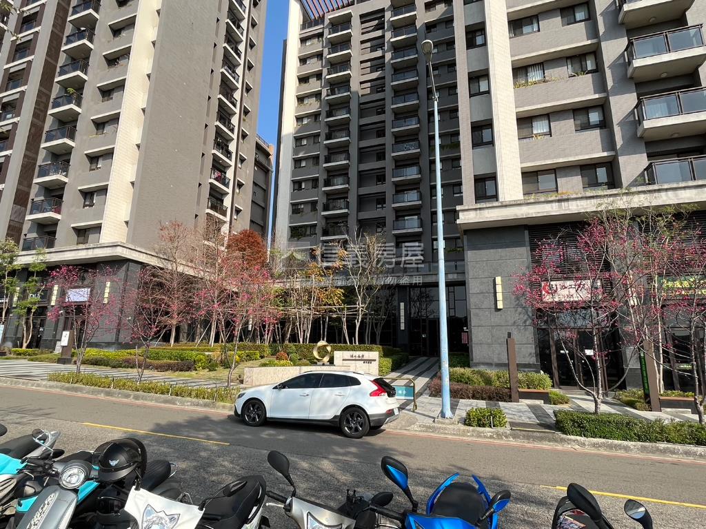 水岸旁｜漂亮兩房附平車位房屋室內格局與周邊環境