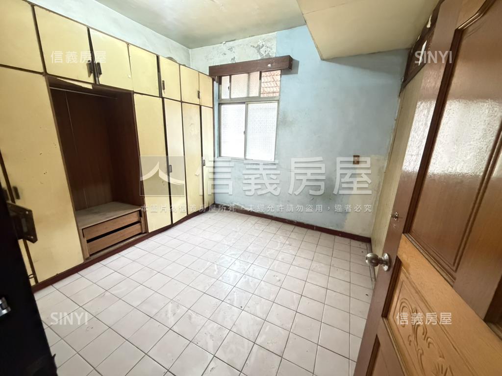 延吉街邊間二樓房屋室內格局與周邊環境
