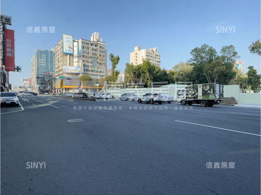 近平實黃金店面房屋室內格局與周邊環境