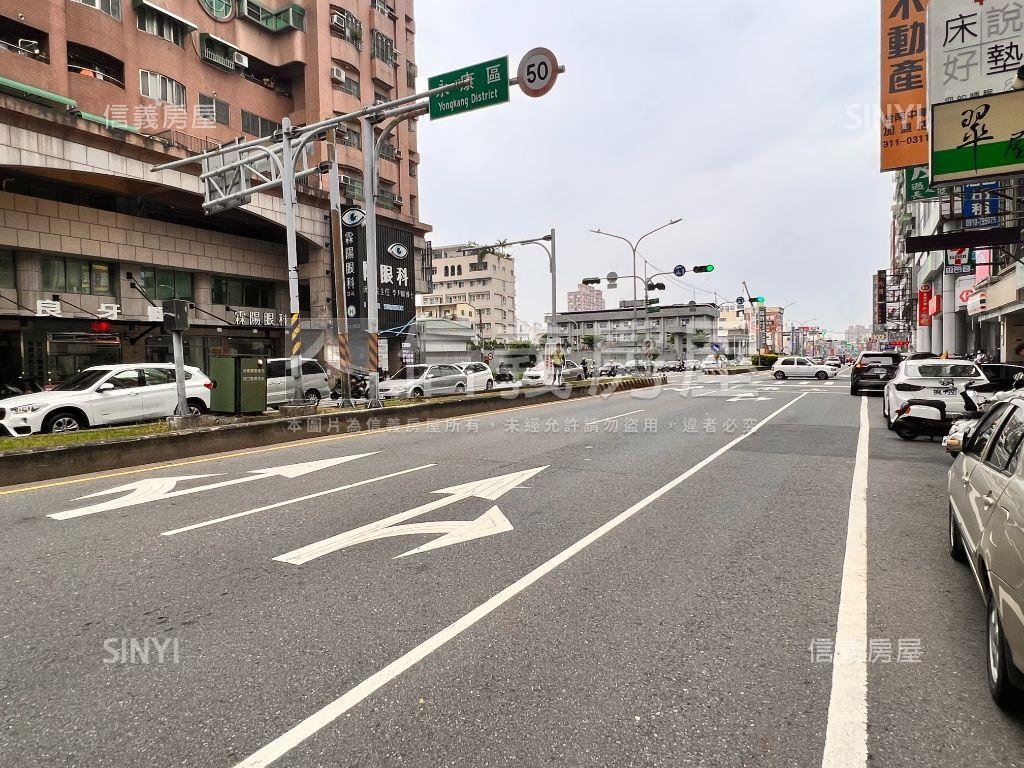 近平實黃金店面房屋室內格局與周邊環境