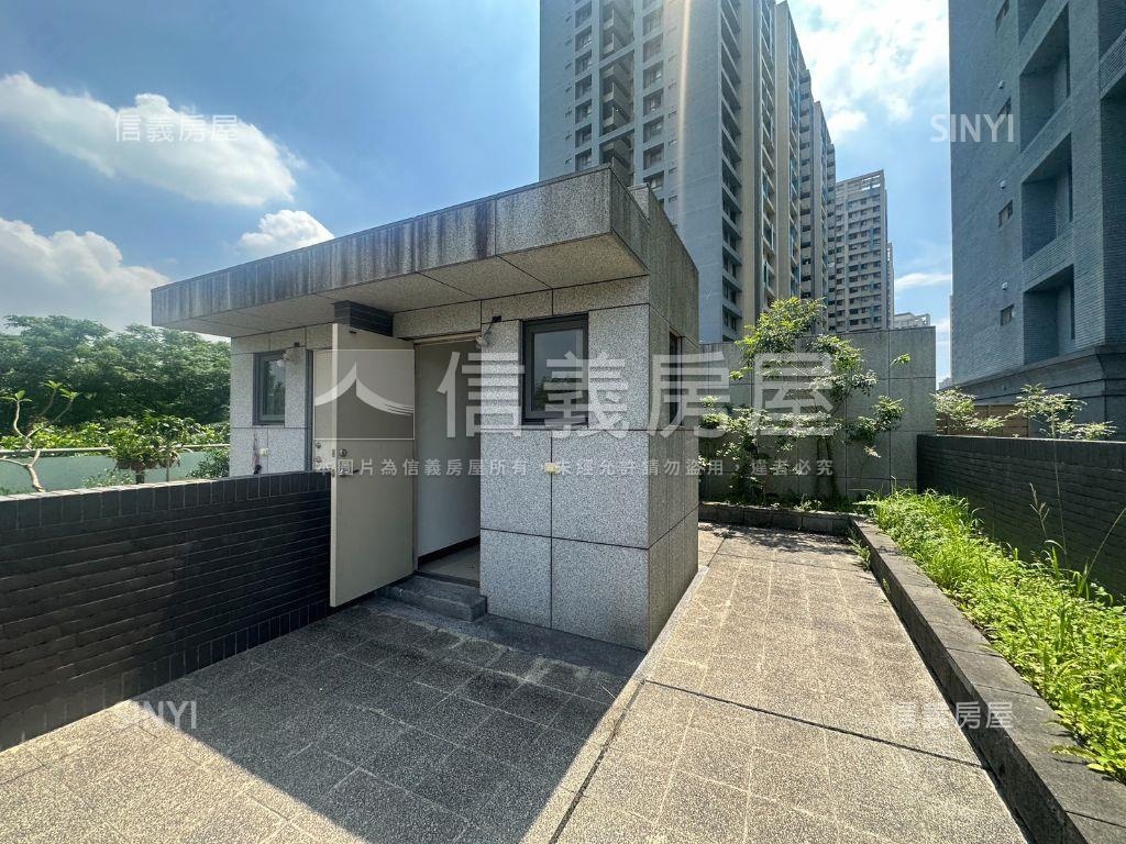 日勝挑高店面房屋室內格局與周邊環境