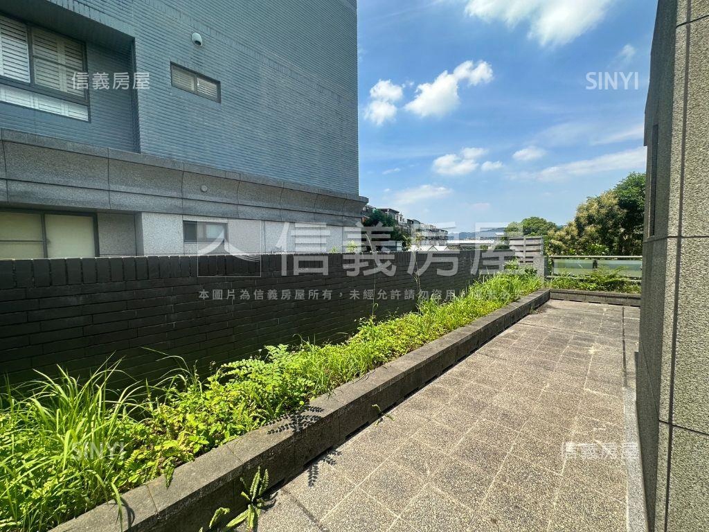 日勝挑高店面房屋室內格局與周邊環境