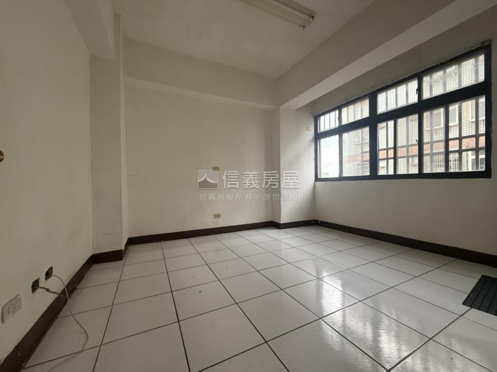 西大香榭華廈｜二房採光戶房屋室內格局與周邊環境