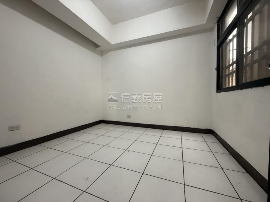 西大香榭華廈｜二房採光戶房屋室內格局與周邊環境