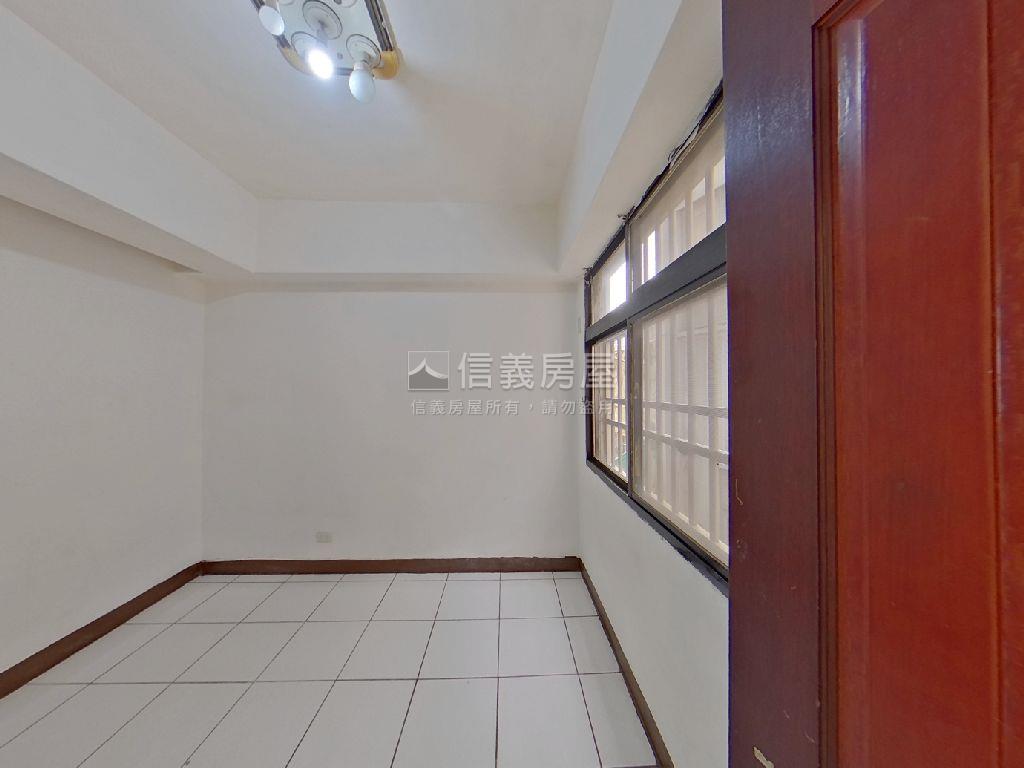 西大電梯華廈｜二房採光戶房屋室內格局與周邊環境