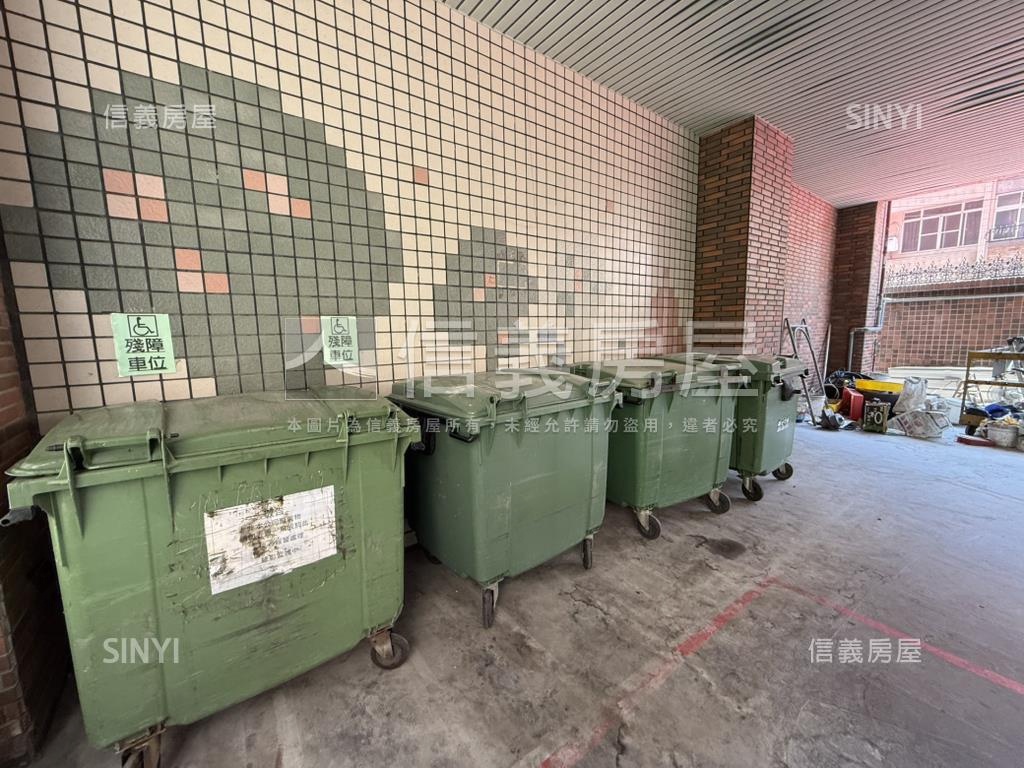 現代京城高樓採光三房平車房屋室內格局與周邊環境