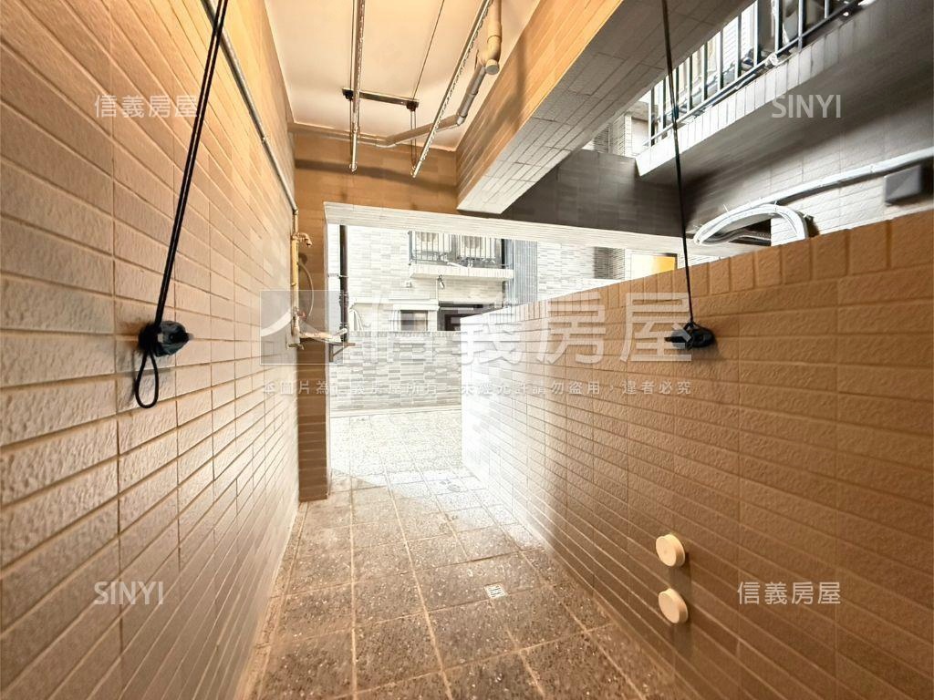 陽光下的夢想三房露臺房屋室內格局與周邊環境