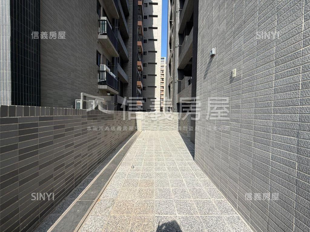 陽光下的夢想三房露臺房屋室內格局與周邊環境