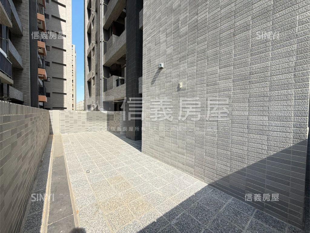 陽光下的夢想三房露臺房屋室內格局與周邊環境