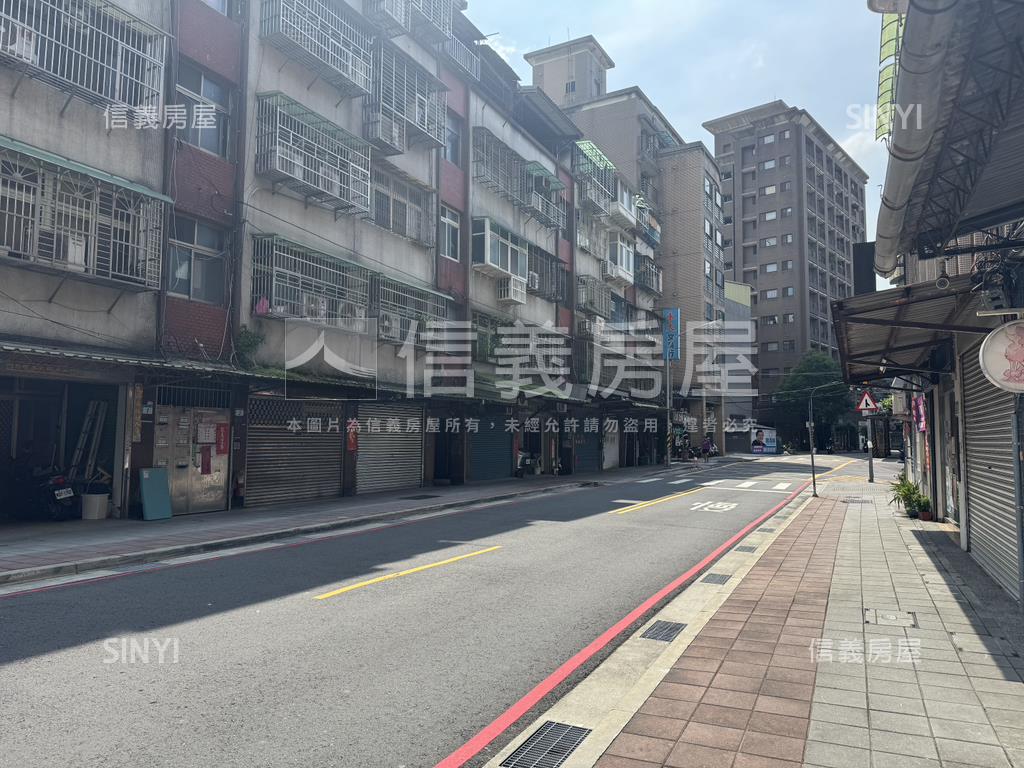 正吳鳳路江翠住辦一樓房屋室內格局與周邊環境