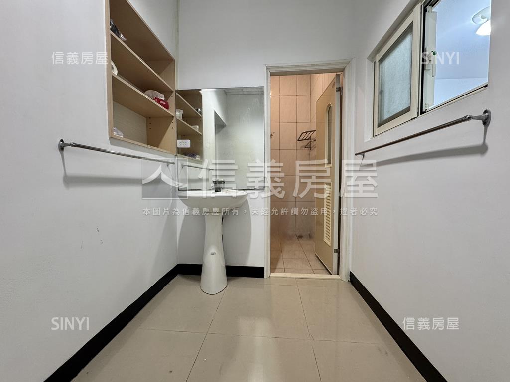 正吳鳳路江翠住辦一樓房屋室內格局與周邊環境
