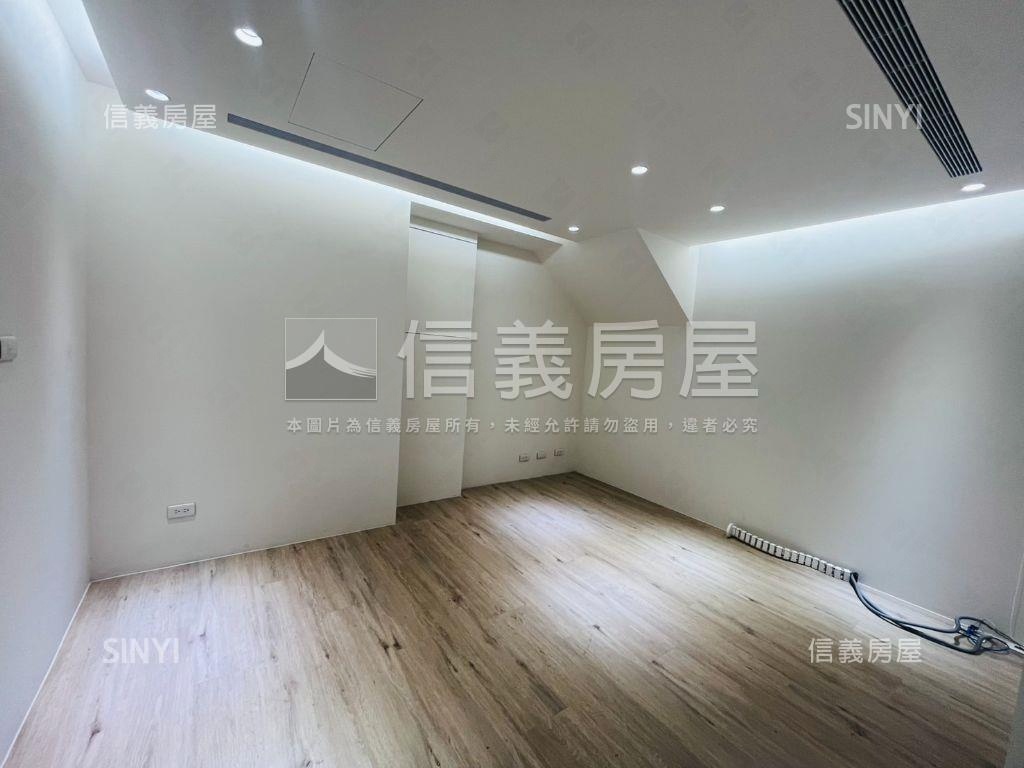 近十四張湯泉二期金店面房屋室內格局與周邊環境