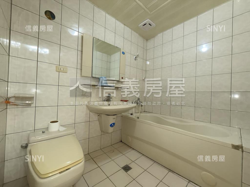 天母山景大四房車位房屋室內格局與周邊環境