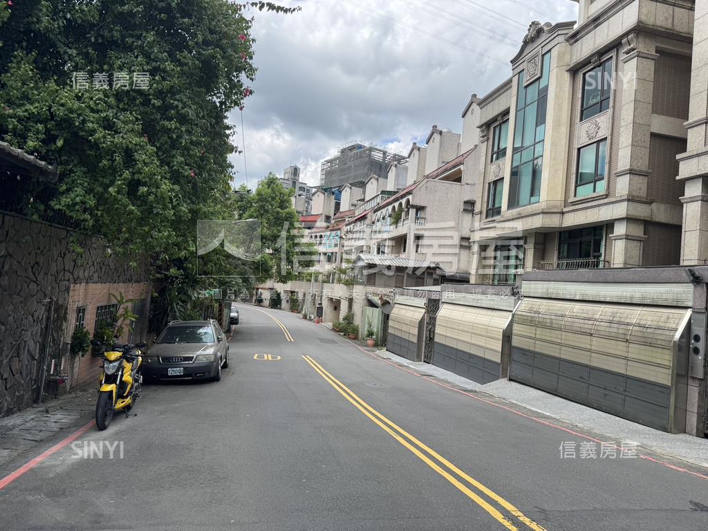 天母山景大四房車位房屋室內格局與周邊環境