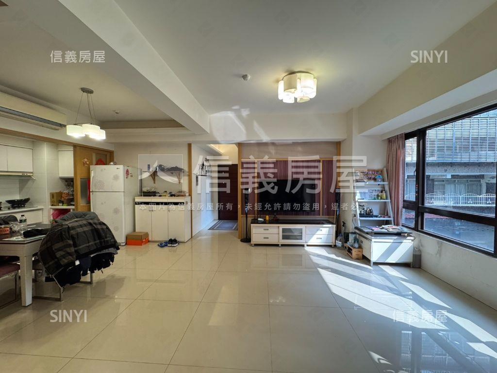友座２房附車位房屋室內格局與周邊環境