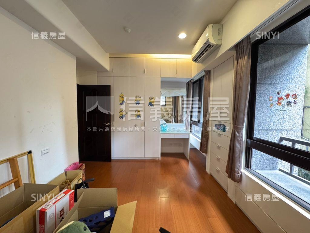 友座２房附車位房屋室內格局與周邊環境