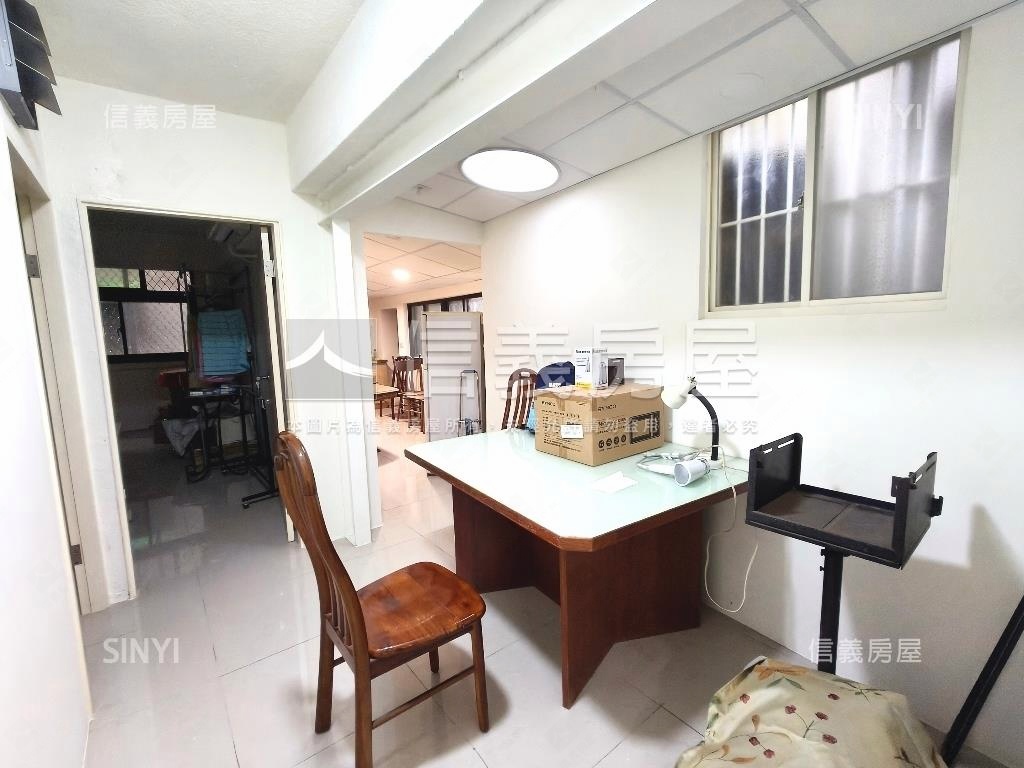 低總管理電梯兩房大空間房屋室內格局與周邊環境