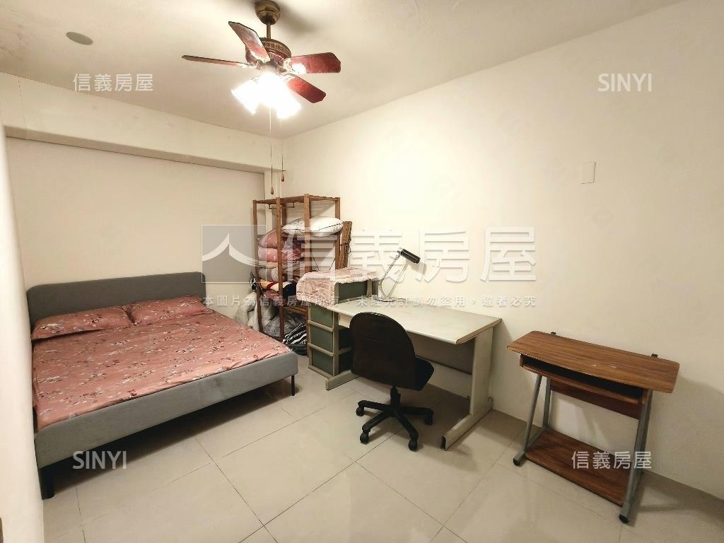 低總管理電梯兩房大空間房屋室內格局與周邊環境