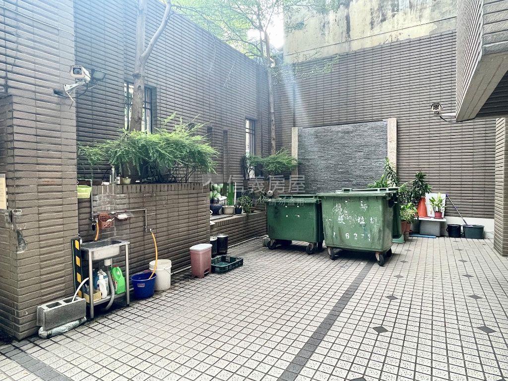 歐夏蕾◆高樓╳朝南╳兩房房屋室內格局與周邊環境
