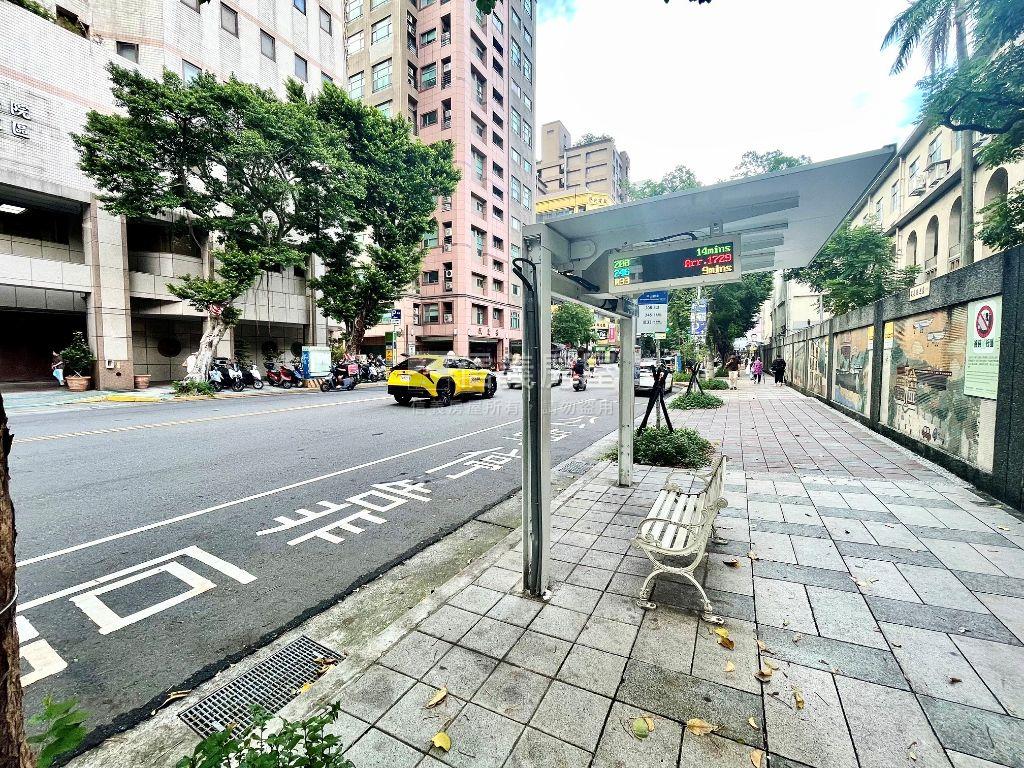 歐夏蕾◆高樓╳朝南╳兩房房屋室內格局與周邊環境