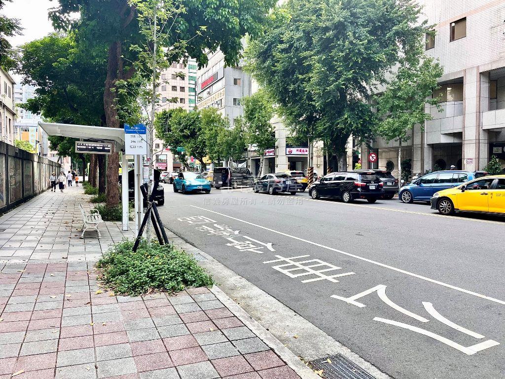 歐夏蕾◆高樓╳朝南╳兩房房屋室內格局與周邊環境