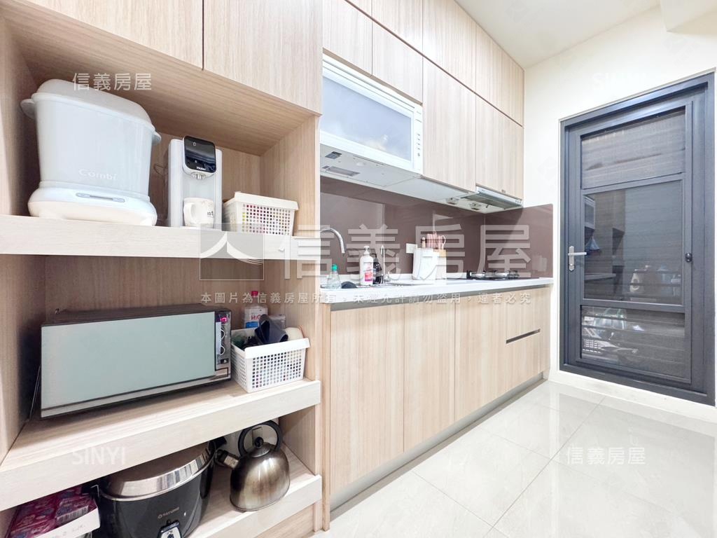 近楠梓火車站，三房平車房屋室內格局與周邊環境